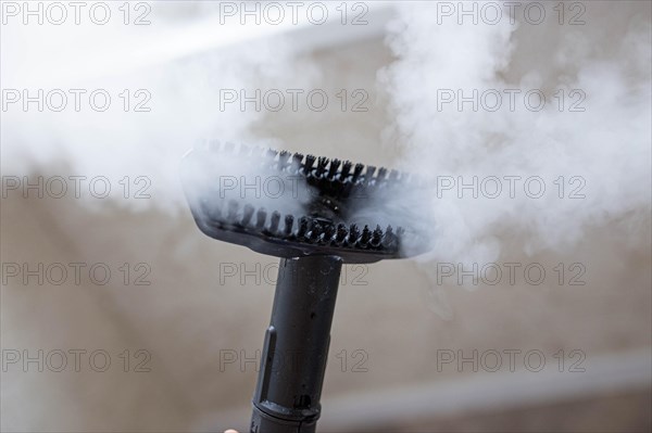 Steamer for cleaning the house