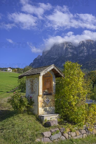 Wayside shrine behind the Schlern massif