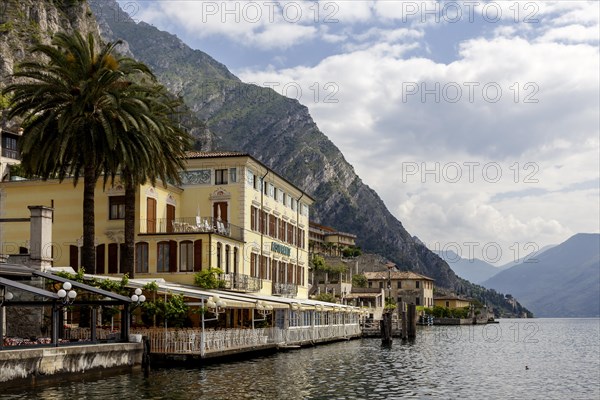 Restaurants on the shores of Lake Garda