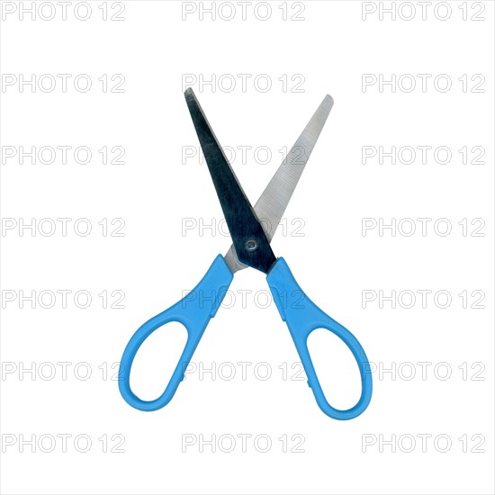 Open scissors blades