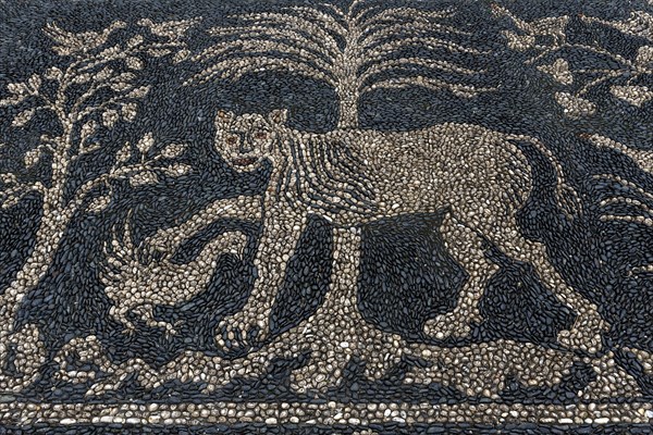 Stone mosaic of white and black sea pebbles from 1737