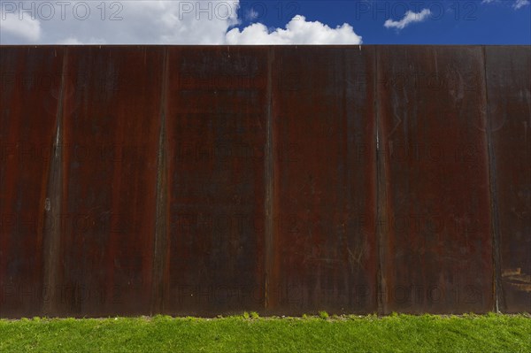 Rusty wall