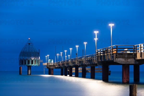 Diving gondola and pier in the morning at the blue hour