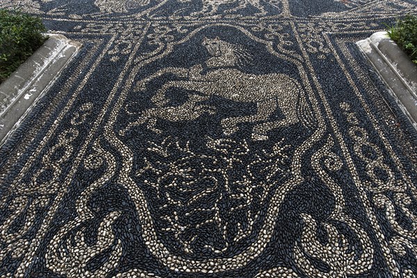 Stone mosaic of white and black sea pebbles from 1737