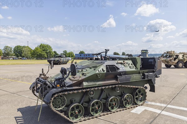 Light air defence system with weapon carrier OZELOT of the German Armed Forces