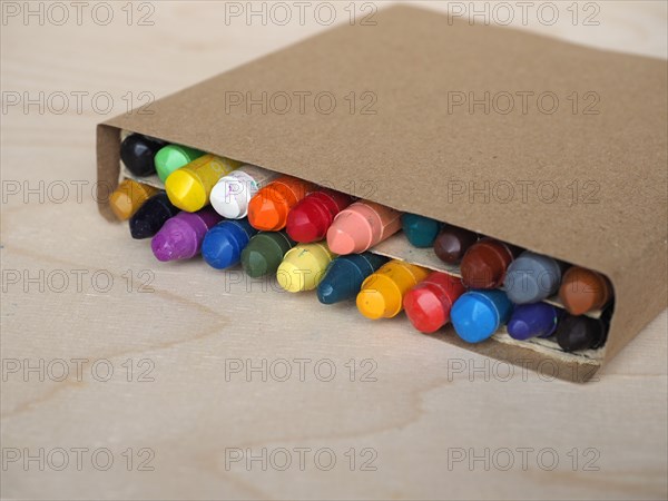 Wax Crayons box