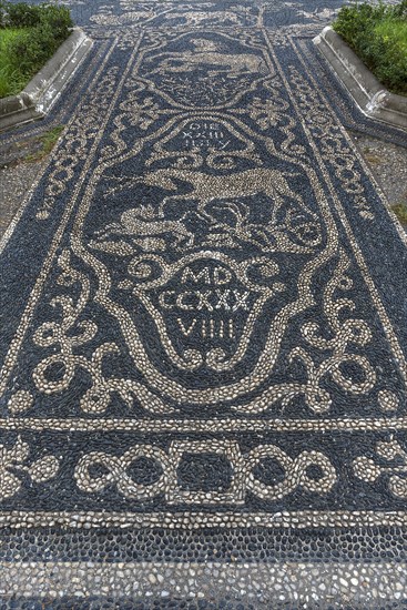 Stone mosaic of white and black sea pebbles from 1737