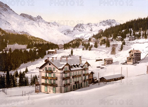 The climatic health resort of Arosa is a historic spa and resort town with private and public high-altitude clinics