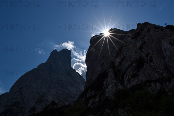 Predigtstuhl and Fleischbank above the Steinernes Rinne in the Wilder Kaiser