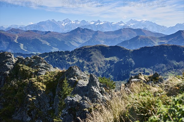 View from the Henne to Hohe Tauern with Grosses Wiesbachhorn