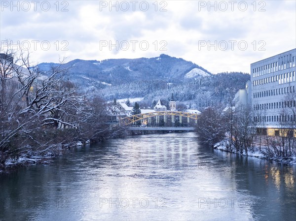 Waasenbruecke bridge over the River Mur in winter