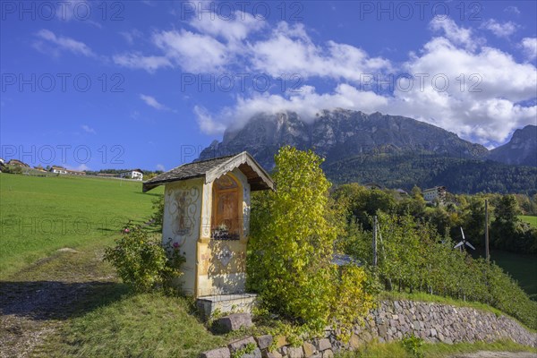 Wayside shrine behind the Schlern massif