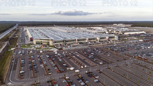 Aerial view of Tesla Gigafactory