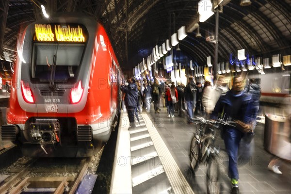 Dense crowds at Frankfurt Central Station. Around half a million people pass through the station halls every day