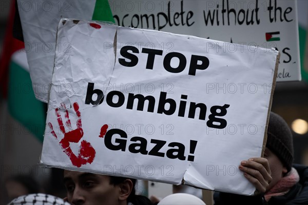 Hundreds of people take part in a pro-Palestine demonstration in Frankfurt am Main on 23 December 2023. The demonstration is accompanied by a massive police presence. Since a terrorist attack by Hamas on Israel on 7 October 2023 and Israel's subsequent intervention in the Gaza Strip