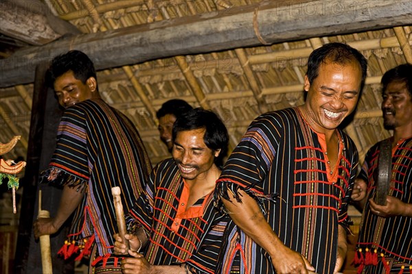 Gong music and drumming among the Mnong