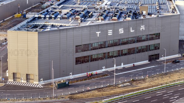 Aerial view of Tesla Gigafactory