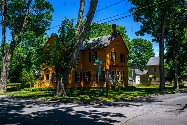 Historic Huguenot Street