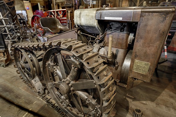 Stock tractor. Caterpillar stick 25 hp