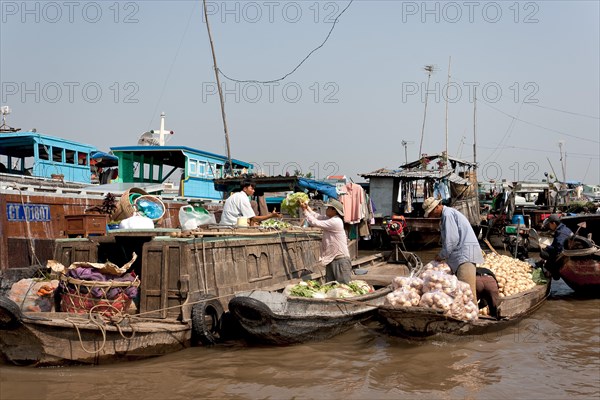 Floating market