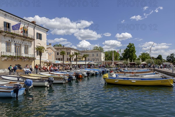 Shore promenade