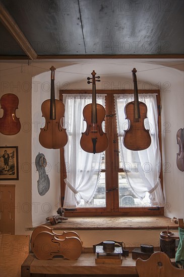 Violin making museum