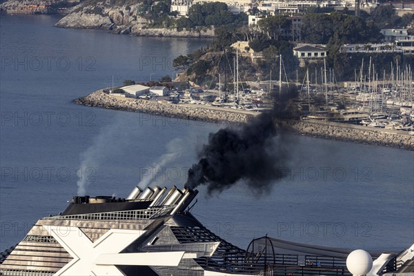 Pollution from cruise ships