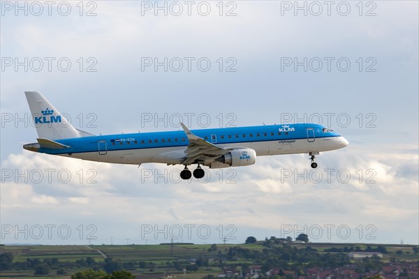 Landing passenger aircraft