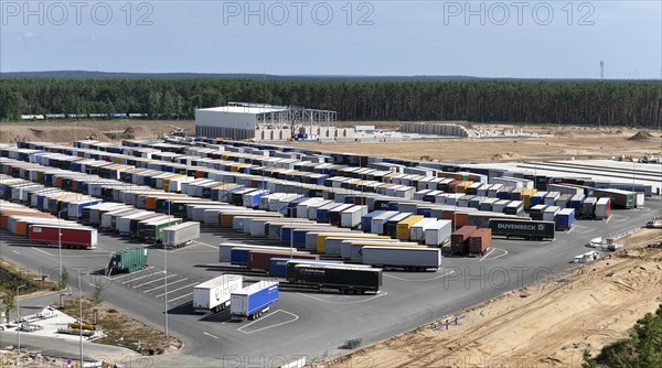 Aerial view of Tesla Gigafactory