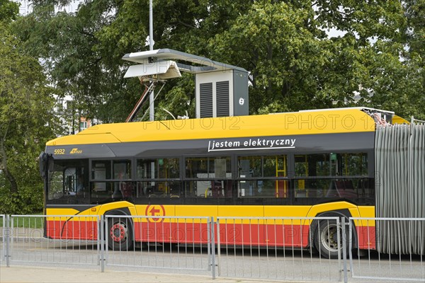 Charging station for electric buses