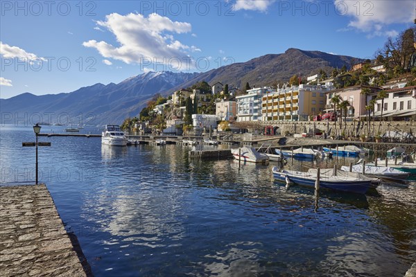 View of Lake Maggiore in the direction of Ronco sopra Ascona from Lungolago