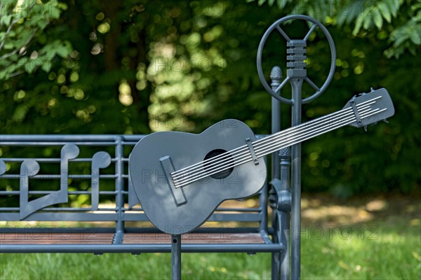 Elvis bench