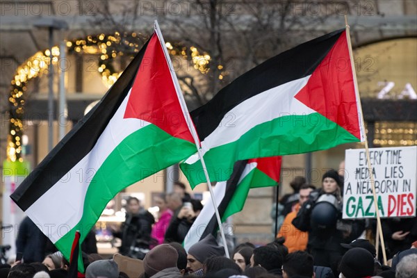 Hundreds of people take part in a pro-Palestine demonstration in Frankfurt am Main on 23 December 2023. The demonstration is accompanied by a massive police presence. Since a terrorist attack by Hamas on Israel on 7 October 2023 and Israel's subsequent intervention in the Gaza Strip