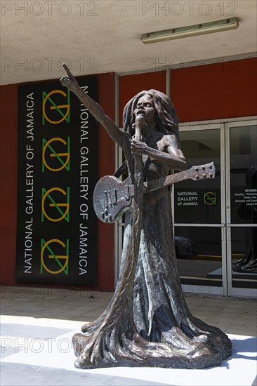 Bob Marley statue in front of the National Gallery