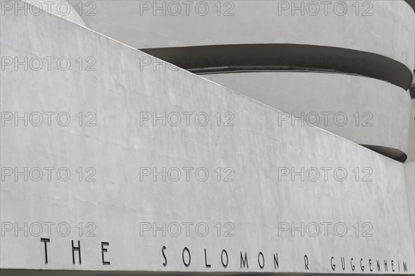 Solonom R. Guggenheim Museum at Night