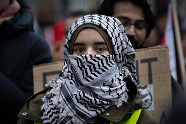 Hundreds of people take part in a pro-Palestine demonstration in Frankfurt am Main on 23 December 2023. The demonstration is accompanied by a massive police presence. Since a terrorist attack by Hamas on Israel on 7 October 2023 and Israel's subsequent intervention in the Gaza Strip