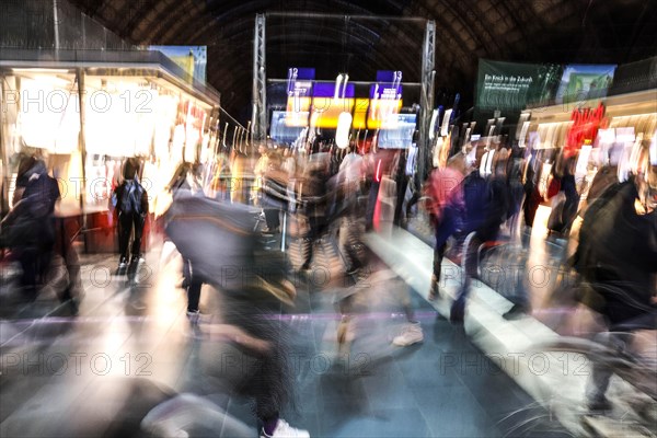 Dense crowds at Frankfurt Central Station. Around half a million people pass through the station halls every day