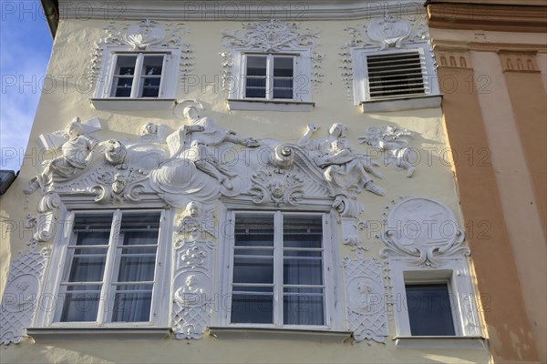 Baroque house facade at Koernermarkt