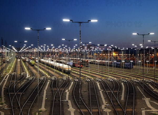 DB Cargo Halle marshalling yard. Over 1000 LED lights illuminate the shunting routes