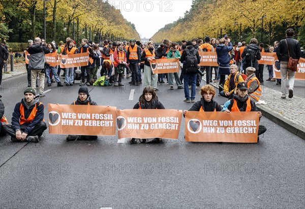 Climate activists of the last generation from the Strasse des 17.Juni. The Last Generation has called for a mass occupation action