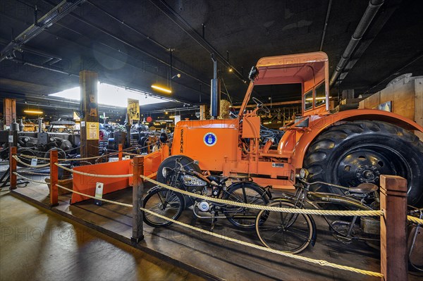 Seaman DS 47 tractor with snow plough