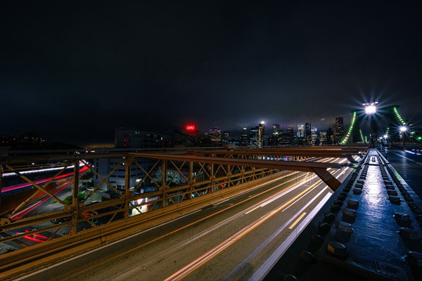 Night views vrom the Brooklyn Bridge Promenade