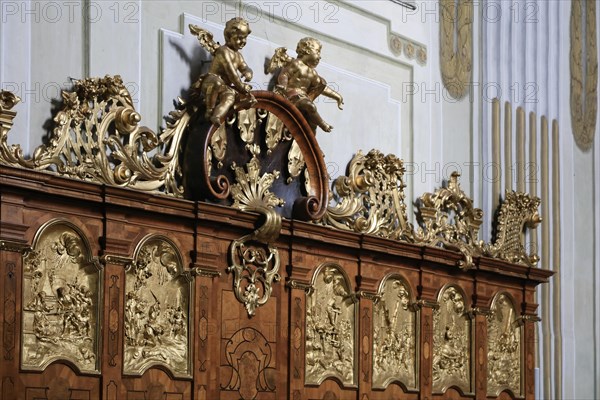 Wall panelling above the choir stalls