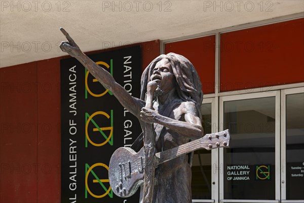Bob Marley statue in front of the National Gallery