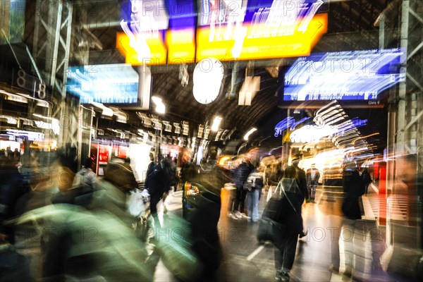 Dense crowds at Frankfurt Central Station. Around half a million people pass through the station halls every day