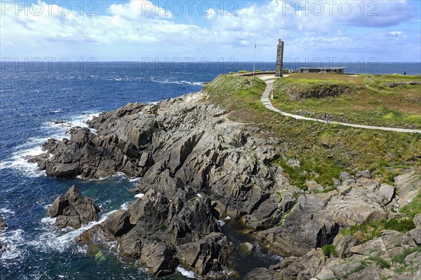 Former fort and memorial to the fallen of the 1st World War on the Pointe Saint-Mathieu, Plougonvelin, Finistere department, Brittany region, France, Europe