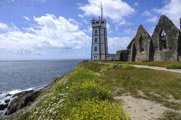 Semaphore, ruins of Saint-Mathieu Abbey on the Pointe Saint-Mathieu, Plougonvelin, Finistere department, Brittany region, France, Europe