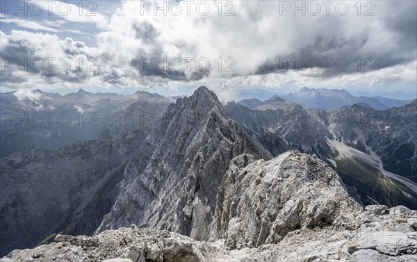 Rocky mountain ridge with Watzmann Suedspitze, view from the Watzmann Mittelspitze, Berchtesgaden National Park, Berchtesgaden Alps, Bavaria, Germany, Europe