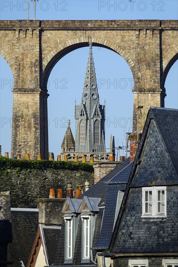 View from the Place Alende, on the viaduct of the railway line Paris-Brest and church tower of the Eglise Saint Melaine, Morlaix Montroulez, Departement Finistere Penn Ar Bed, Region Bretagne Breizh, France, Europe