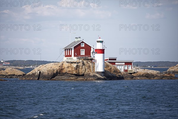 Lighthouse on an archipelago island, Gothenburg archipelago, Vaestra Goetalands laen province, Sweden, Europe